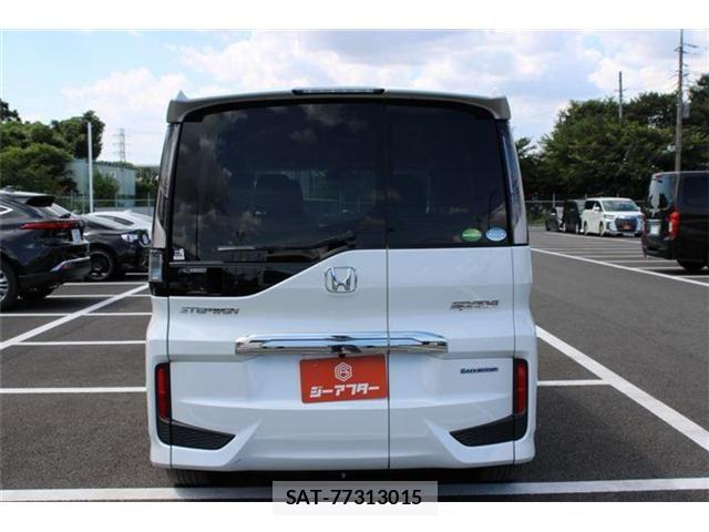 Honda STEP WGN 2018-03 8486117-10