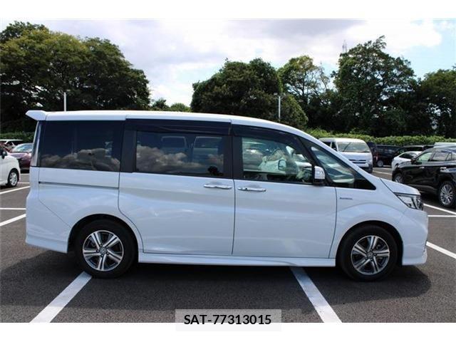 Honda STEP WGN 2018-03 8486117-16