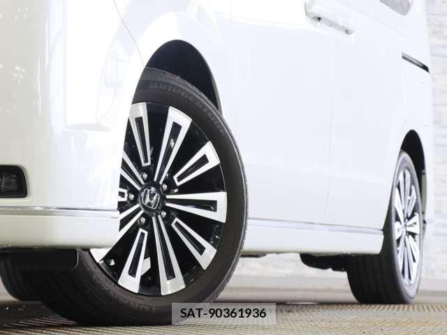 Honda STEP WGN 2023-11 8527512-15