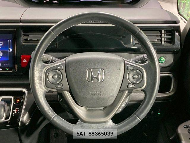 Honda STEP WGN 2022-01 8527518-11