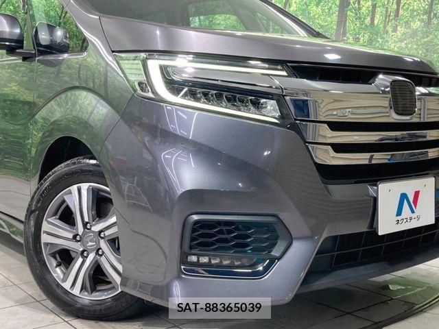 Honda STEP WGN 2022-01 8527518-12
