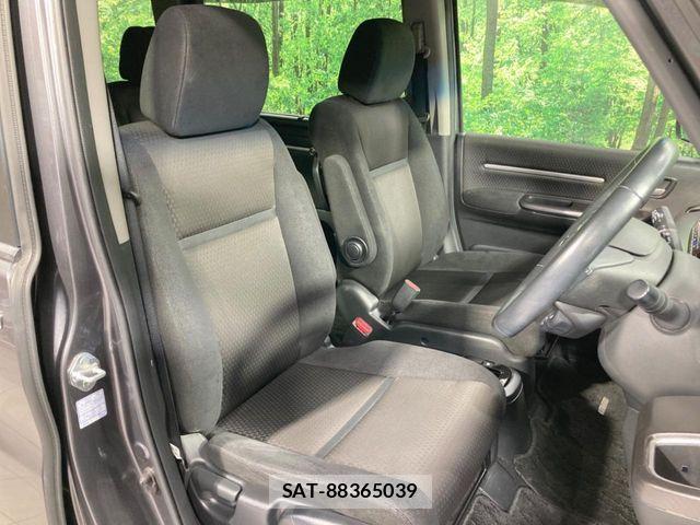 Honda STEP WGN 2022-01 8527518-7