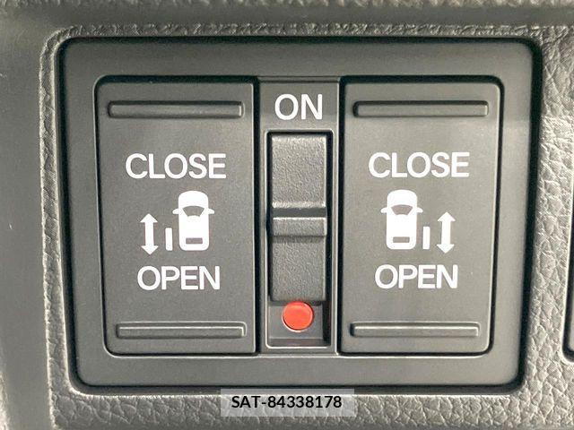 Honda STEP WGN 2026-07 8527513-2