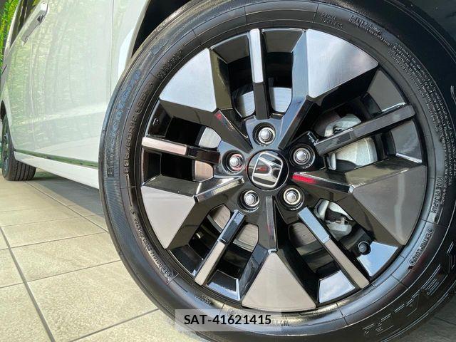 Honda STEP WGN 2023-12 8563642-12