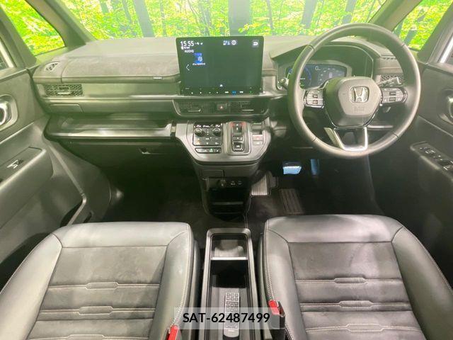 Honda STEP WGN 2023-09 8686644-1