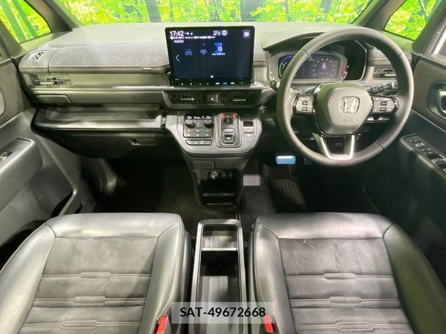 Honda STEP WGN 2022-07 8746038-1