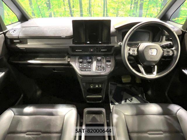 Honda STEP WGN 2023-12 8746034-1