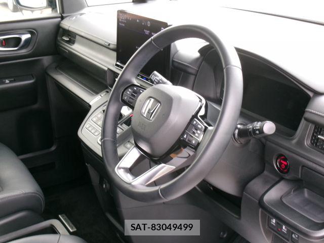 Honda STEP WGN 2022-05 8746041-26