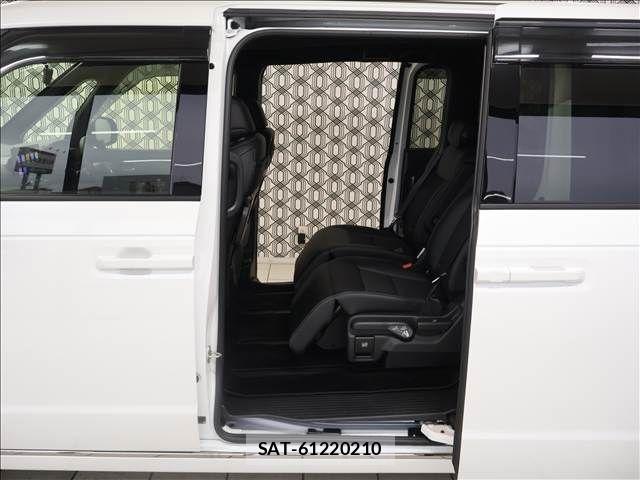 Honda STEP WGN 2026-04 8782165-17