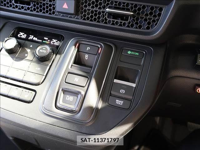 Honda STEP WGN 2026-08 8831768-9