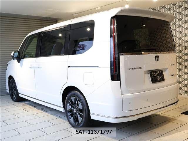 Honda STEP WGN 2026-08 8831768-1
