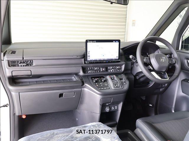 Honda STEP WGN 2026-08 8831768-2