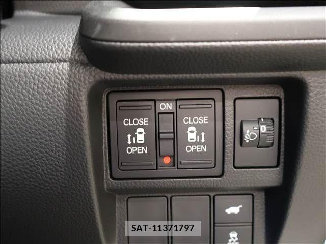 Honda STEP WGN 2026-08 8831768-8