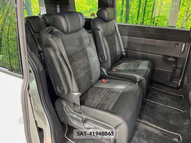Honda STEP WGN 2023-11 8831766-9