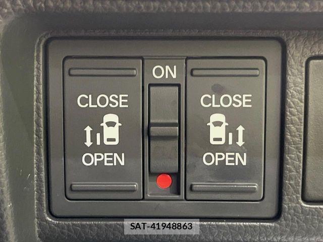 Honda STEP WGN 2023-11 8831766-5