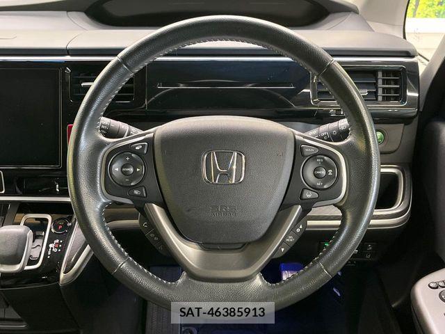 Honda STEP WGN 2018-05 8831780-11