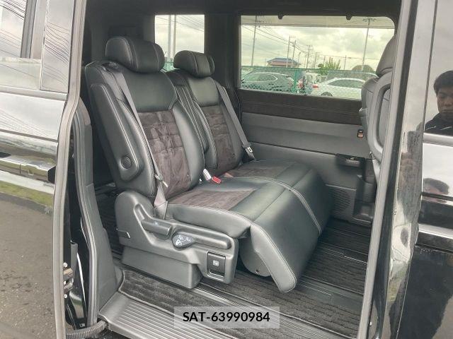 Honda STEP WGN 2023-12 8831774-11