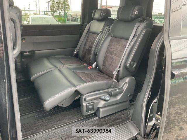 Honda STEP WGN 2023-12 8831774-12