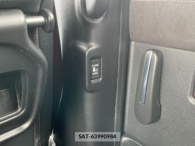 Honda STEP WGN 2023-12 8831774-25