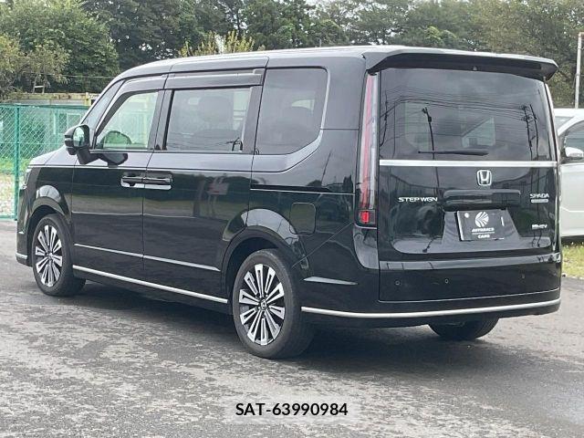 Honda STEP WGN 2023-12 8831774-2