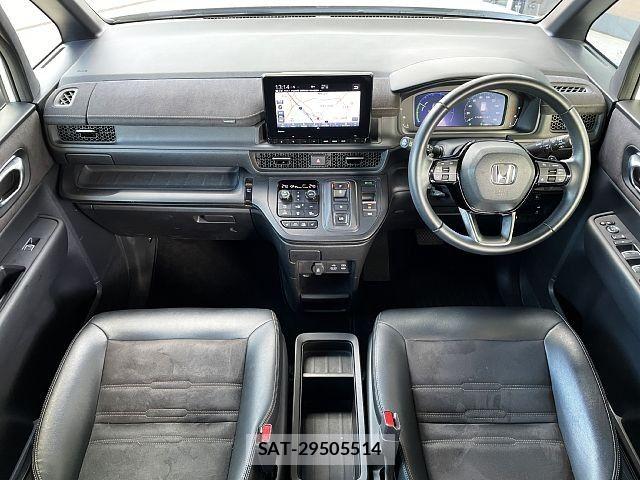 Honda STEP WGN 2024-02 8850729-1