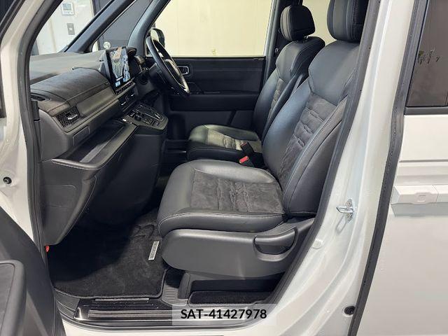 Honda STEP WGN 2023-10 8882314-9