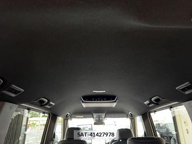 Honda STEP WGN 2023-10 8882314-13