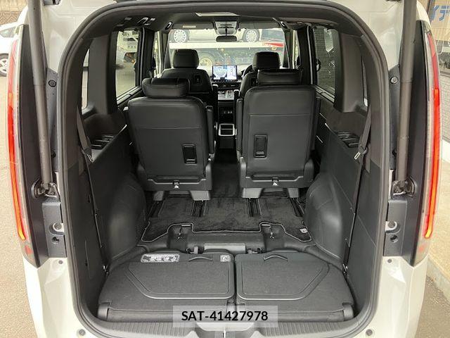 Honda STEP WGN 2023-10 8882314-26