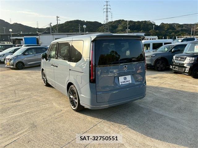 Honda STEP WGN 2026-05 8882312-11