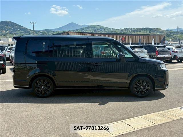Honda STEP WGN 2026-05 8882310-9