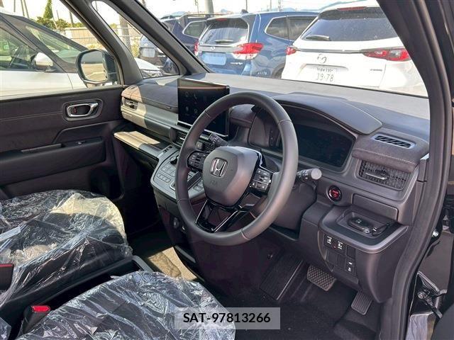 Honda STEP WGN 2026-05 8882310-12