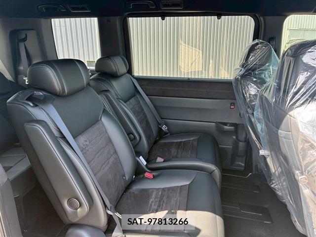 Honda STEP WGN 2026-05 8882310-15
