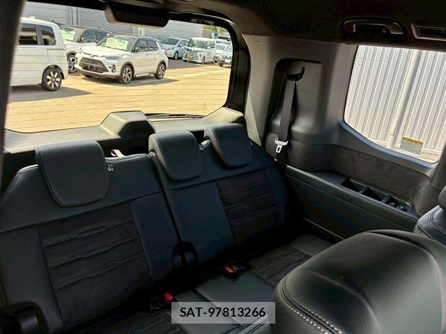 Honda STEP WGN 2026-05 8882310-17