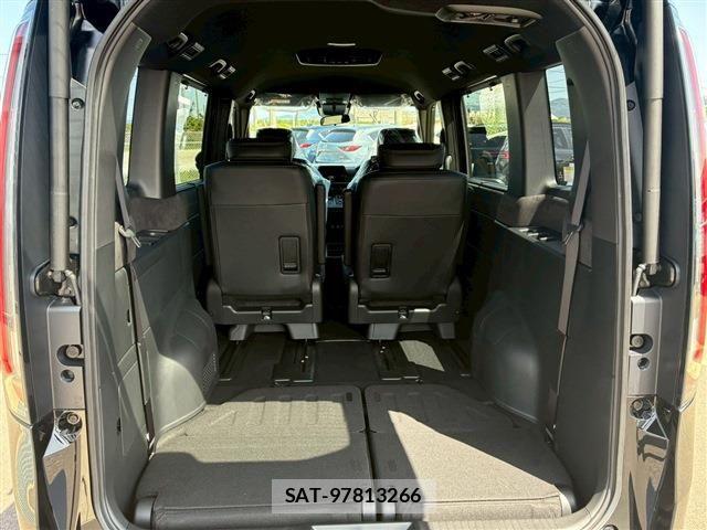 Honda STEP WGN 2026-05 8882310-19