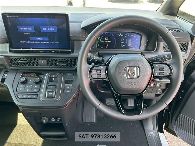 Honda STEP WGN 2026-05 8882310-27