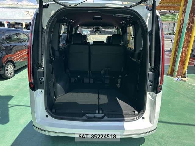 Honda STEP WGN 2026-08 8882320-17