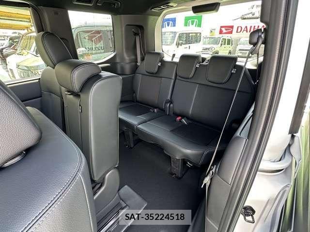 Honda STEP WGN 2026-08 8882320-6