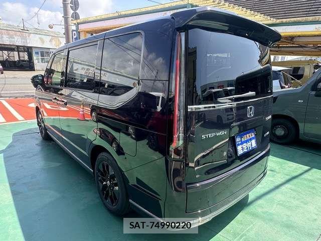 Honda STEP WGN 2026-08 8882321-3