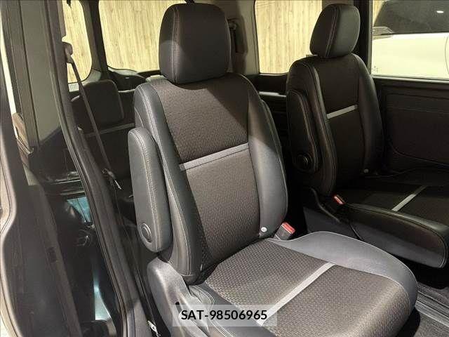 Honda STEP WGN 2021-08 8882324-11