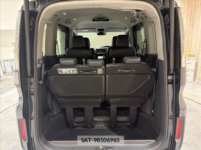 Honda STEP WGN 2021-08 8882324-13