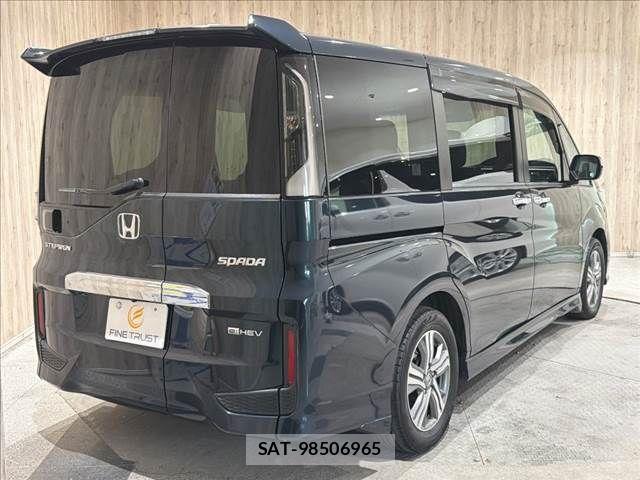 Honda STEP WGN 2021-08 8882324-21