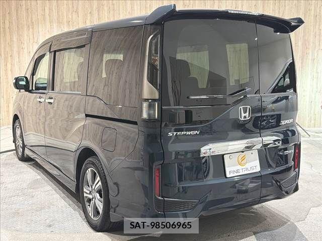 Honda STEP WGN 2021-08 8882324-23