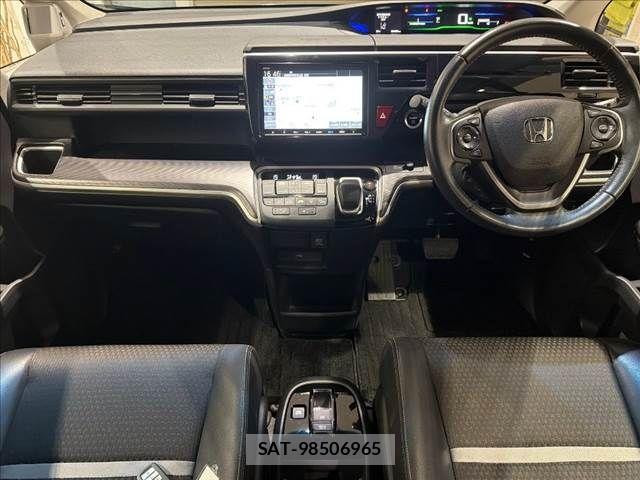 Honda STEP WGN 2021-08 8882324-2