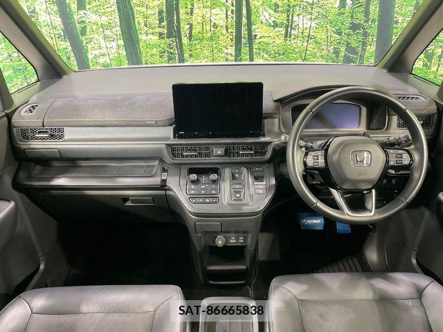Honda STEP WGN 2022-08 8884387-1
