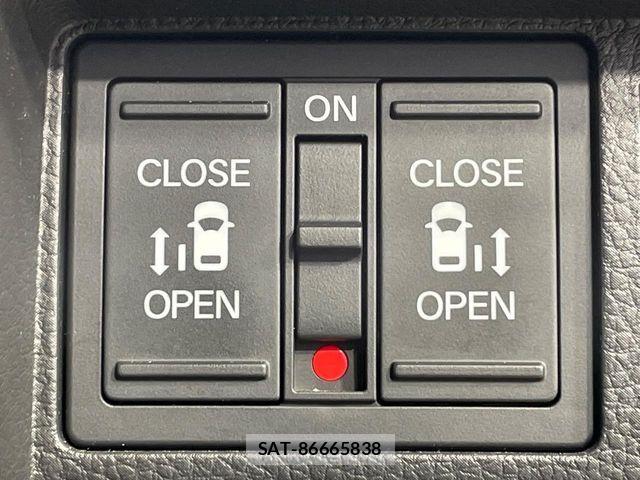 Honda STEP WGN 2022-08 8884387-3