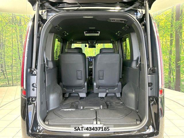 Honda STEP WGN 2022-08 8884389-11