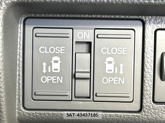 Honda STEP WGN 2022-08 8884389-4