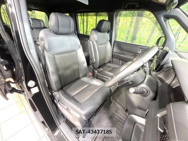 Honda STEP WGN 2022-08 8884389-8