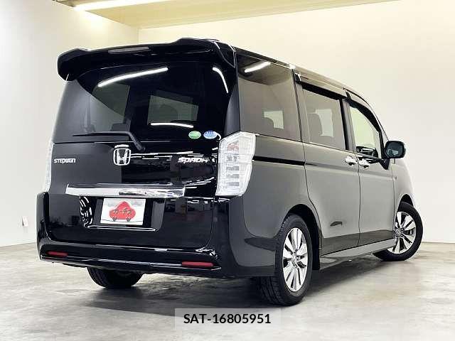 Honda STEP WGN 2013-02 5879622-2