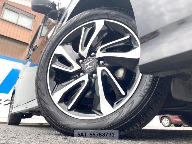 Honda STEP WGN 2021-04 6673766-11